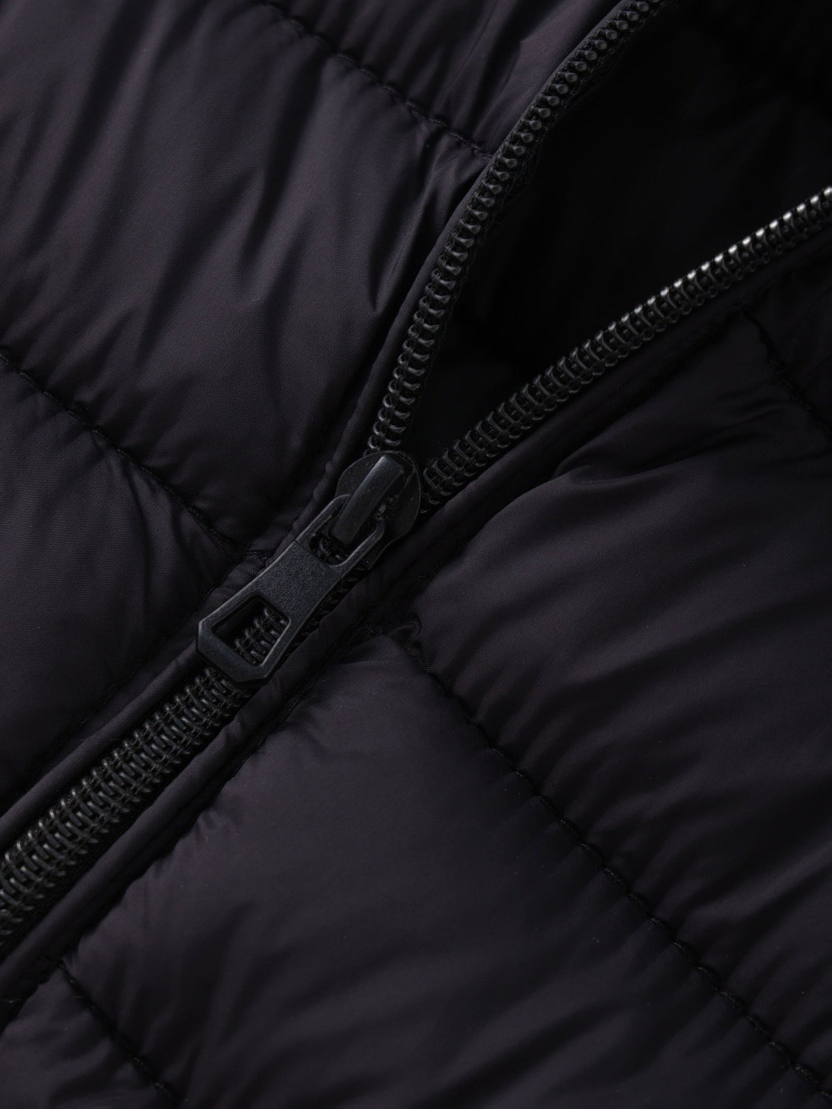 Frelia - Lightweight Puffer Jacket For Everyday Cold Weather — view 5 of 5